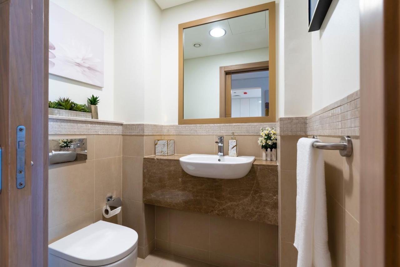 Prestige Living 1Br With Full Burj Khalifa View By Auberge Dubái Exterior foto